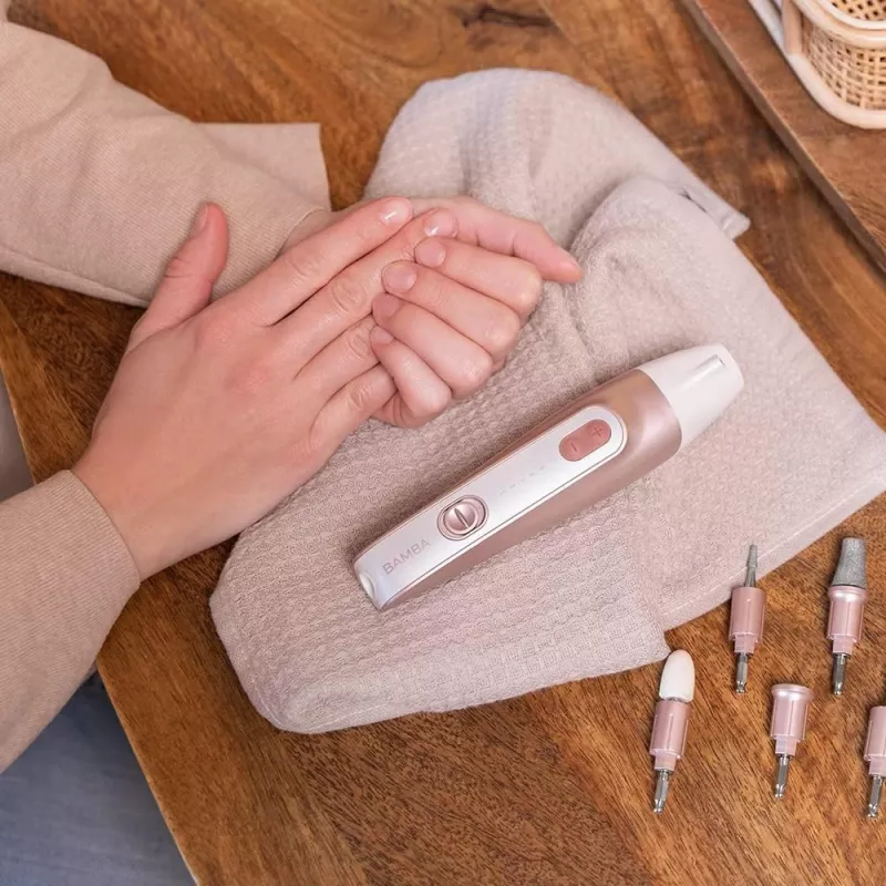 Cecotec PinkyCare 700 Perfect Nails conjunto elétrico de manicure e pedicure, broca para unhas, 7 acessórios, 2 velocidades, recarregável, rosa/branco