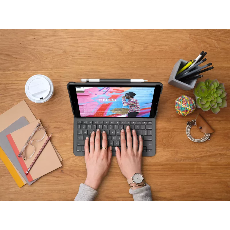 Capa com teclado Logitech Slim Folio para iPad 10,2 polegadas (7.ª, 8.ª, 9.ª geração) - grafite - QWERTY UK inglês