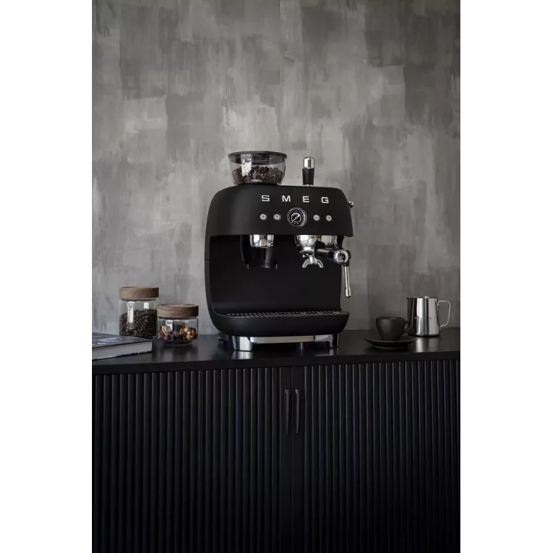 Smeg EGF03BLMEU máquina de café expresso com moinho, 1650 W, preto
