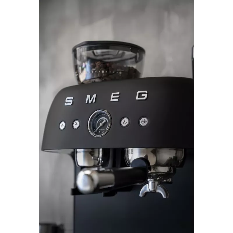 Smeg EGF03BLMEU máquina de café expresso com moinho, 1650 W, preto