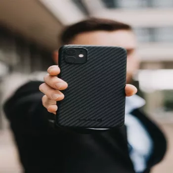 Capa Premium em Carbono ECCI11 Evelatus Apple iPhone 11 Pro Preto