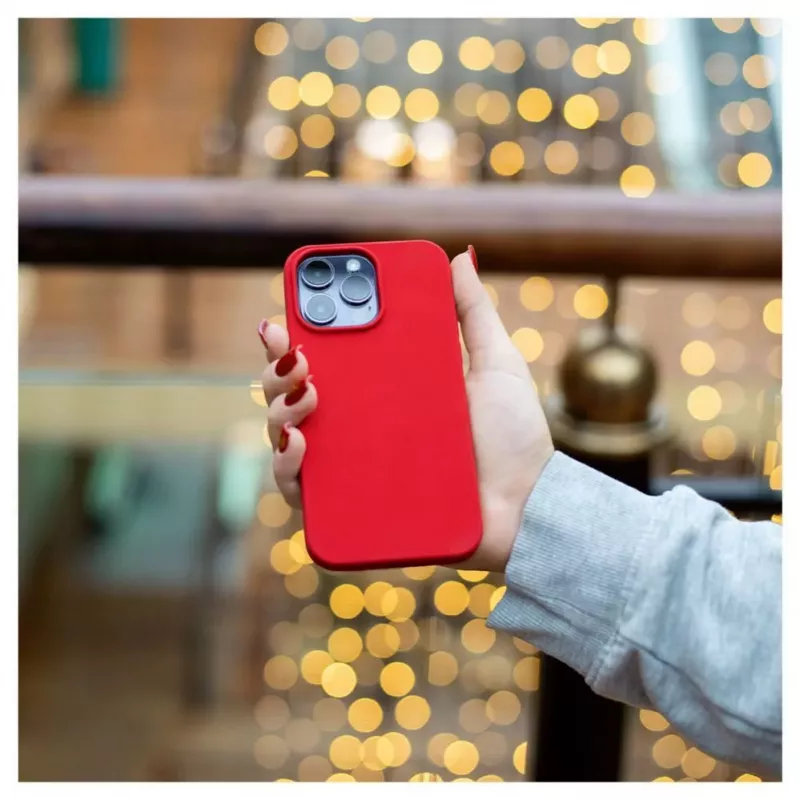 Evelatus Capa de silicone Premium MagSafe Soft Touch para Apple iPhone 14 Pro Max vermelho-escura