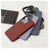 Capa de silicone Premium Soft Touch Evelatus para Apple iPhone 15 verde-azeitona escuro