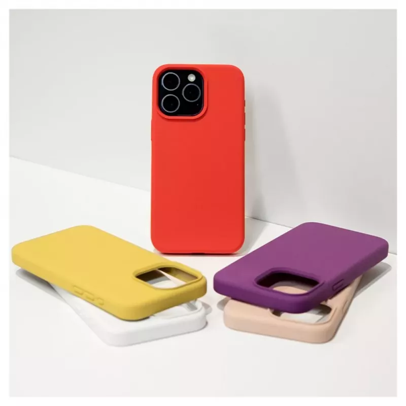 Capa de silicone Premium Soft Touch Evelatus para Apple iPhone 15 Plus branca