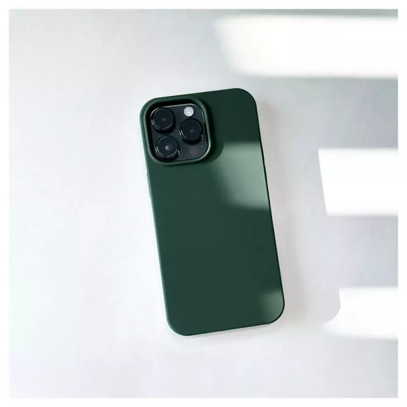 Capa de silicone Premium Soft Touch Evelatus para Apple iPhone 15 Pro verde-azeitona escuro