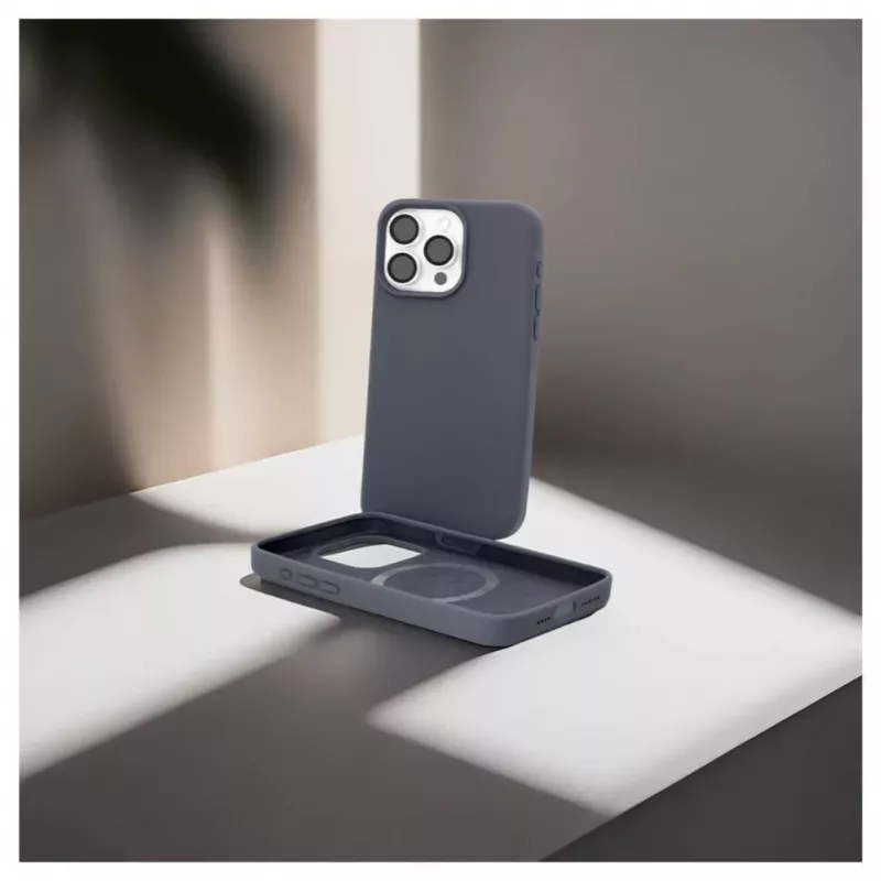 Capa de silicone Premium MagSafe Soft Touch Evelatus para Apple iPhone 15 Pro azul meia-noite
