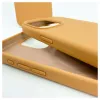 Capa de silicone Premium MagSafe Soft Touch Evelatus para Apple iPhone 15 Pro dourada