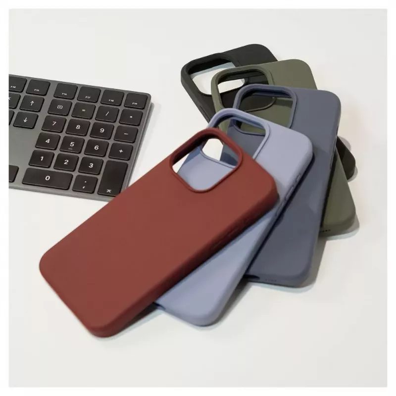 Evelatus Capa de silicone Premium Soft Touch para Apple iPhone 15 Plus preto