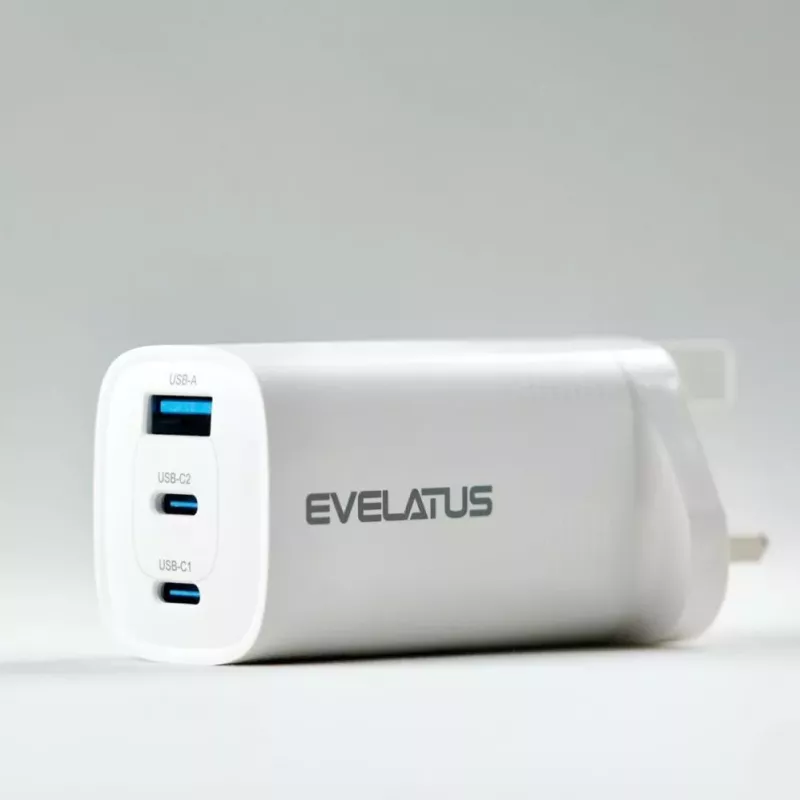 Evelatus Carregador rápido 65W Max UK USB-C1/USB-C1/USB-A branco