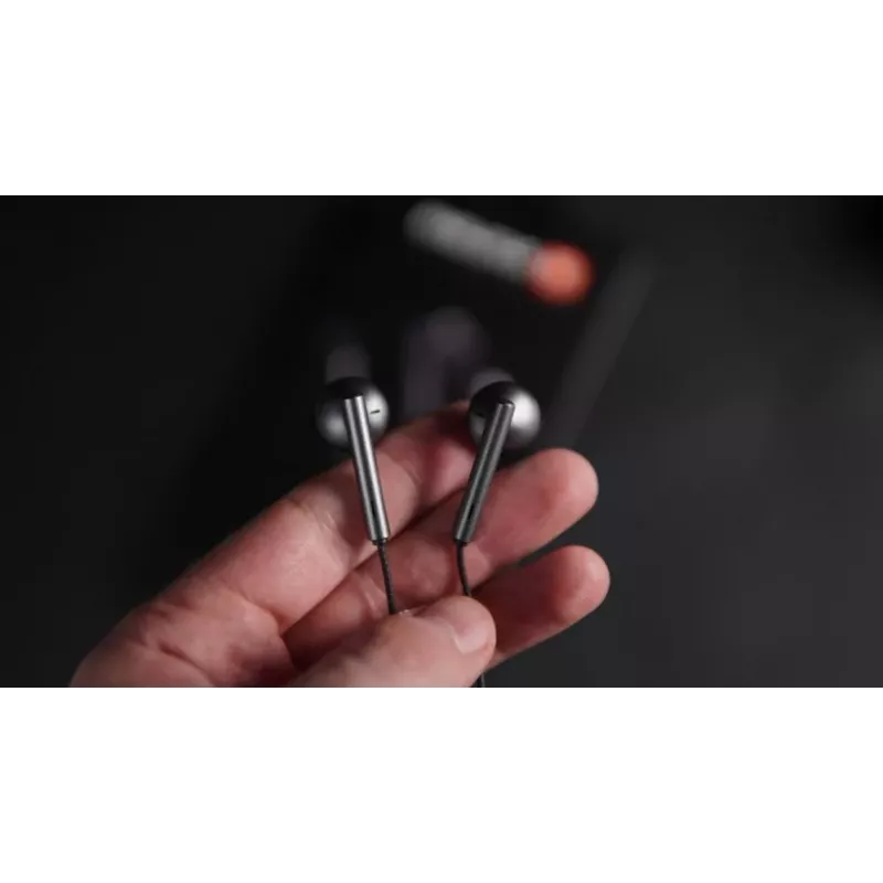 Evelatus Crystal Clear Audio auscultadores com jack de 3,5 mm e microfone CCA-3.5BL preto