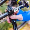 Forever Outdoor Bikes descanso para bicicleta - descanso lateral de liga de alumínio para bicicletas de 24-29 polegadas, preto