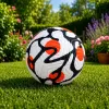 LEAN TOYS Bola de futebol de treino para relvados, branca e laranja, 22 cm, tamanho 5