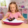 LEAN TOYS Boneca Anlily em barco a motor com cão, colete salva-vidas, prancha de surf e conjunto de acessórios