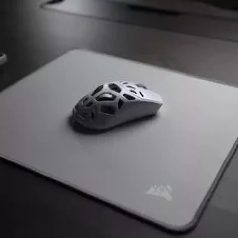 Tapete de rato gaming CORSAIR MM300 PRO, superfície de tecido micro-weave, bordos anti-desfiamento - cinzento, Medium