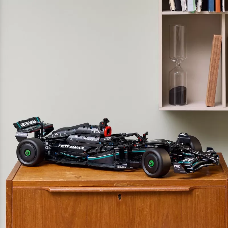 LEGO Technic 42171 Mercedes-AMG F1 W14 E Performance, escala 1:8, 1642 peças, 18+