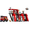Brinquedo de construção LEGO City Quartel dos Bombeiros com veículo de escada giratória 60414 — 843 peças, 5 minifiguras, 220×320×140 mm