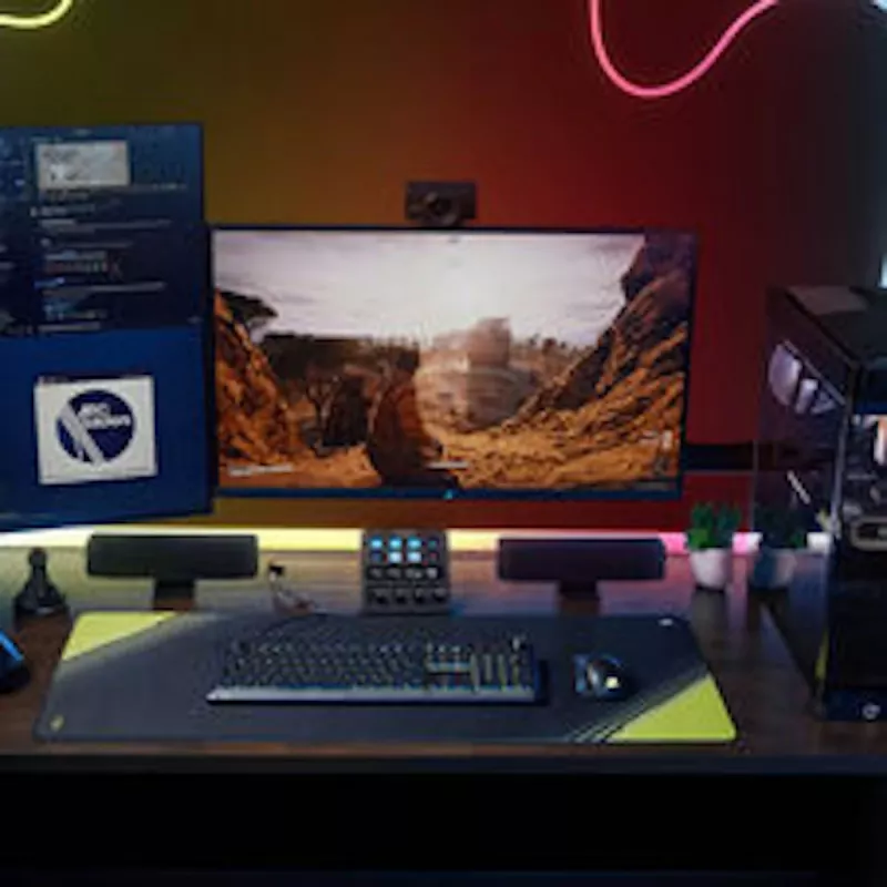 CORSAIR SKIFF 100 Teclado gaming, RGB de 10 zonas, proteção contra salpicos IP42 - Preto