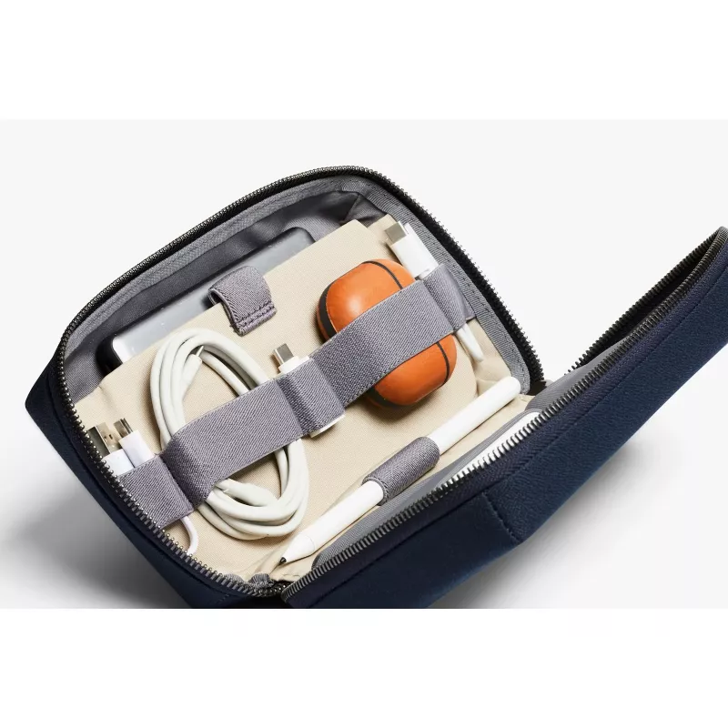 Bellroy Tech Kit - Organizador para Acessórios Móveis (Azul-marinho)