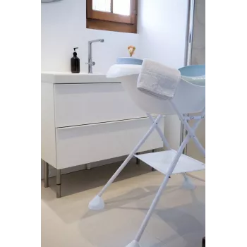 Suporte branco Beaba Camele'o para banheira de bebé e colchão de muda
