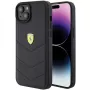 Ferrari FEHCP15MRDUK Capa rígida preta acolchoada com logótipo metálico para iPhone 15 Plus / 14 Plus 6,7