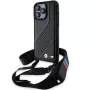 BMW BMHCP15L23PSCCK Capa rígida preta M Edition Carbon Stripe & Strap para iPhone 15 Pro 6,1
