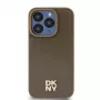 DKNY DKHMP14SPSHRPSW Capa rígida para iPhone 14/15/13, design em pele castanha com logótipo metálico, MagSafe