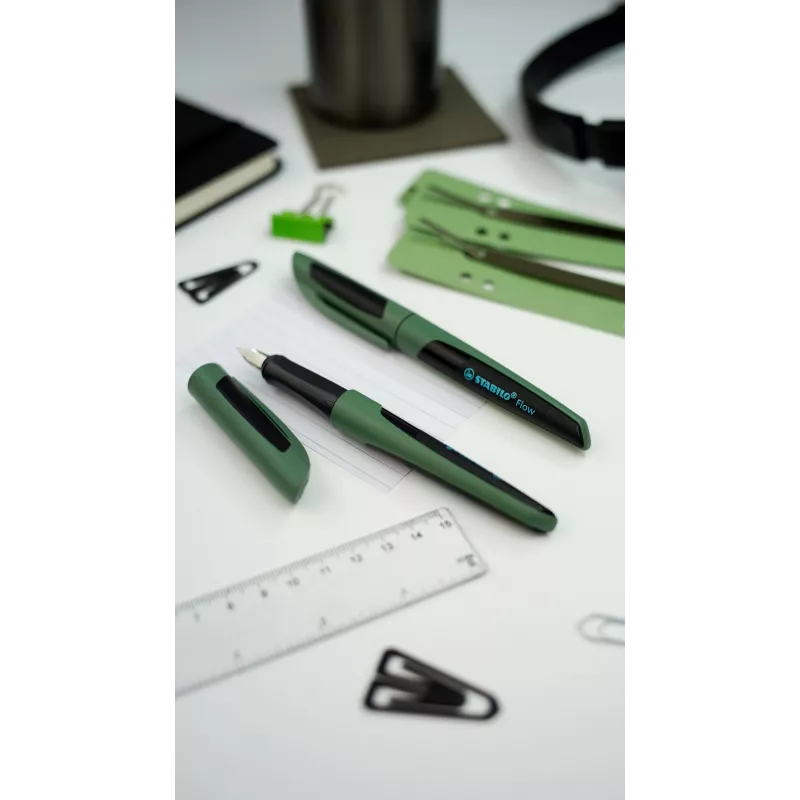 STABILO Flow Sporty caneta de tinta permanente aparo M preto/verde-azeitona