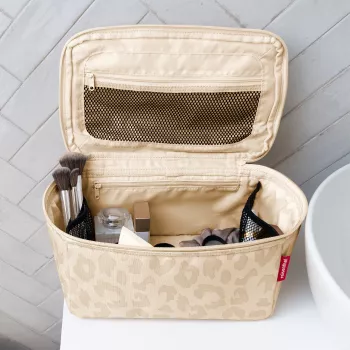 Reisenthel Beauty Case Leo Vanilla FF1043 - necessaire de maquilhagem 4L poliéster reciclado