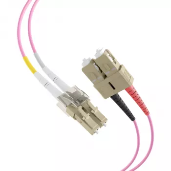 EFB Elektronik IPL-DF-LCUSCU-4-0050 Cabo de fibra ótica duplex OM4 LC/SC 0,5 m água