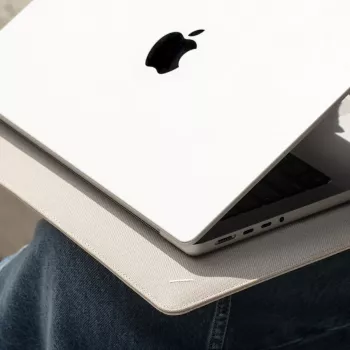 Capa fina Native Union Stow Slim para MacBook 13/14 polegadas - Sandstone