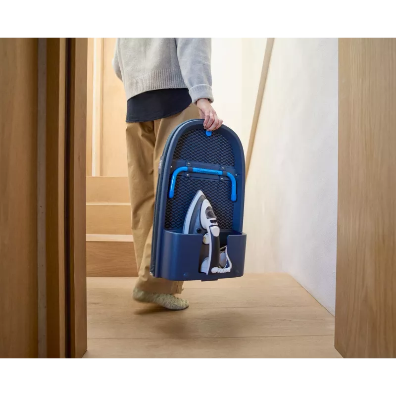 Tábua de passar a ferro dobrável Joseph Joseph Pocket Plus Max azul