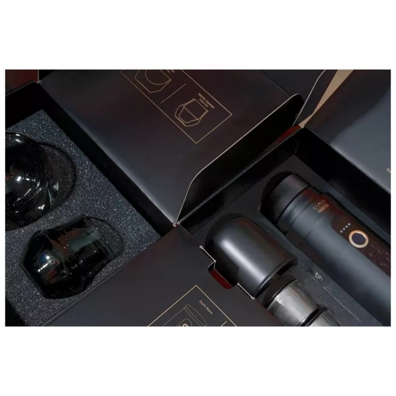Conjunto de presente de cafeteira de espresso portátil OutIn Nano x Kruve preto/dourado