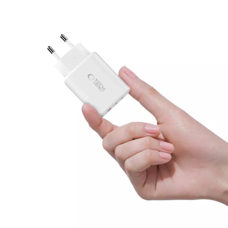 TECH-PROTECT NCA65W-GAN Carregador de rede de 3 portas PD 65W / QC3.0 branco