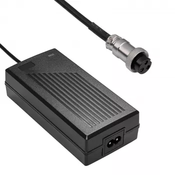 Akyga AK-EV-18 carregador para baterias de iões de lítio 36 V (10S) (bicicleta elétrica / trotinete), 42 V / 2 A, 84 W, conector fêmea GX16 12 mm