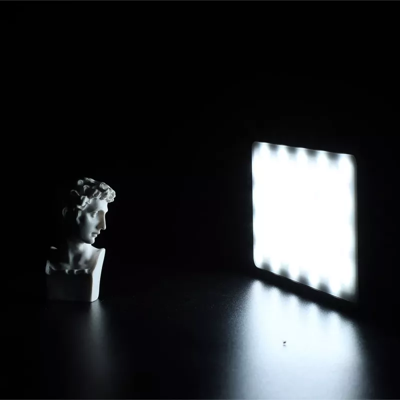 Ulanzi VL120 Luz de vídeo LED bi-color 3200K-6500K com ecrã LCD