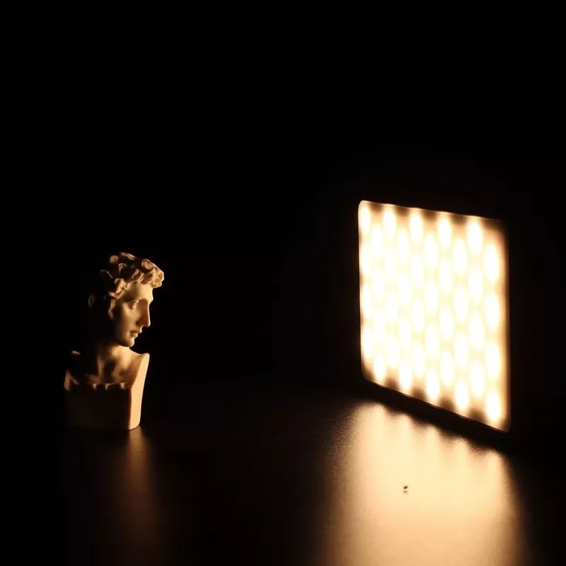 Ulanzi VL120 Luz de vídeo LED bi-color 3200K-6500K com ecrã LCD