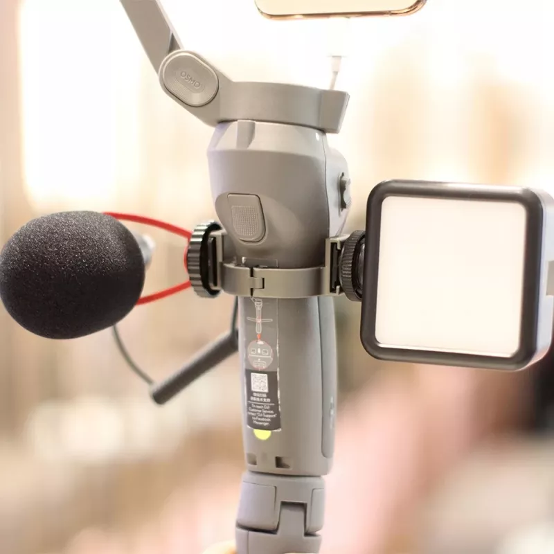 Ulanzi R037 Adaptador de encaixe cold shoe para DJI Osmo Mobile 3 - preto