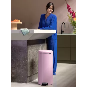 Balde de pedal Brabantia Newicon 30 L lilás rosa (255304)