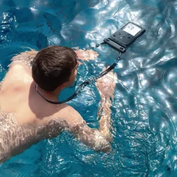 Capa flutuante universal à prova de água SPIGEN A611P pack de 2 preto mate