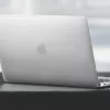 Uniq Capa Protetora Transparente para MacBook Air 13 (Combat Series)