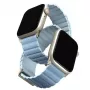Pulseira magnética reversível em pele UNIQ Revix Premium para Apple Watch Series 1/2/3/4/5/6/7/8/9/SE/SE2/SE3 38/40/41mm Edition Arctic Blue/Soft Blue