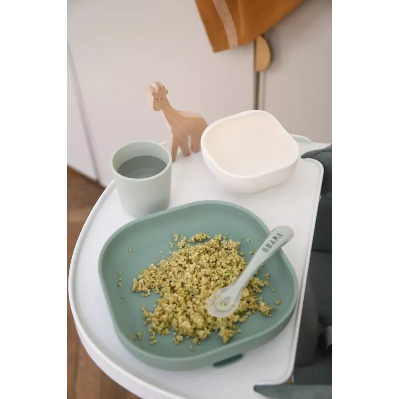 Beaba Conjunto de alimentação para bebé em silicone com base de sucção - verde salva (913603)