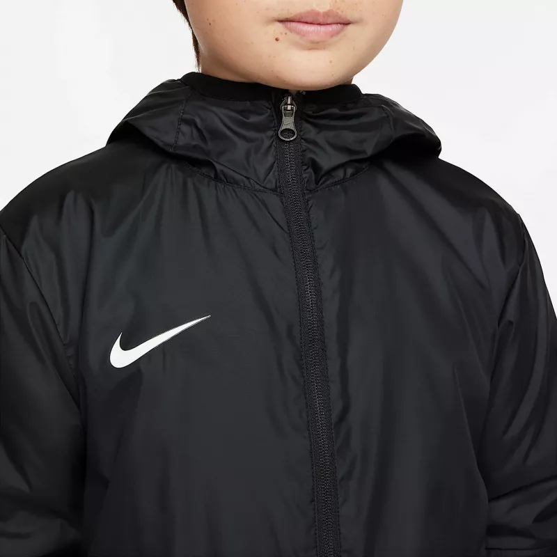 Casaco isolado Nike Therma Repel Park para criança preto L