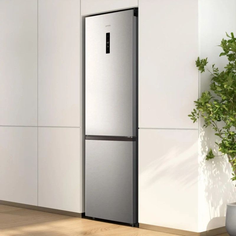 Combinado frigorífico-congelador independente Gorenje NRK620EAXL4, capacidade total 331L, NoFrost Plus, aspeto aço inoxidável, classe energética E