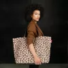 Reisenthel Shopper XL Leo Macchiato – saco de compras grande em PET reciclado com padrão leopardo, 35 L