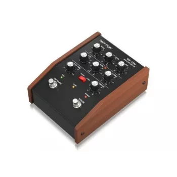 Pedal de efeitos para guitarra Behringer BM-14M Analog Delay