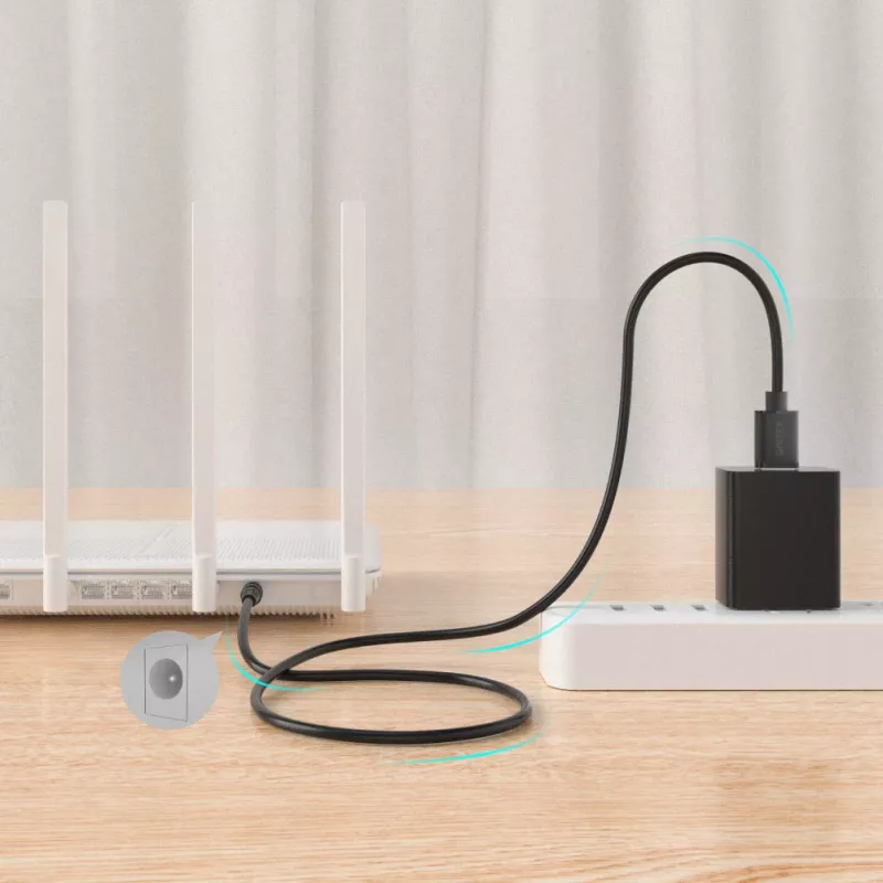 Cabo de alimentação UNITEK USB para DC 3,5x1,35mm 5V 2A 1,5m preto