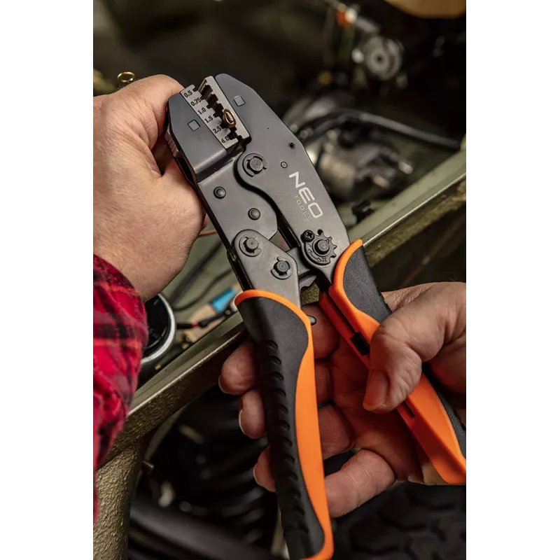 NEO TOOLS alicate de cravar terminais 0,5-16 mm² (22-6 AWG)