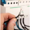 Alicate de cravar automático de catraca para terminais de fio 0,25-16 mm² (AWG 23-5), cravação quadrada, 210 mm, punho ergonómico de duas componentes, preto/laranja