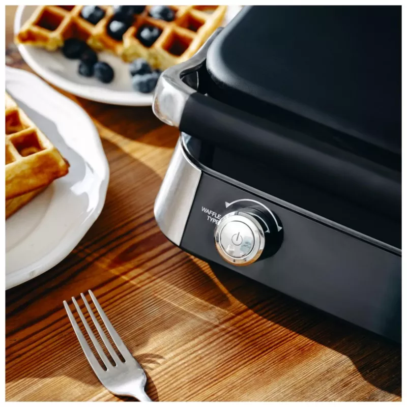 Adler AD 3084 máquina de waffles, 2400 W, preto/prateado